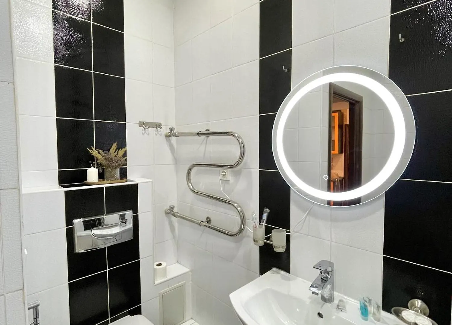 Уютная Квартира На Абая Almaty Apartment